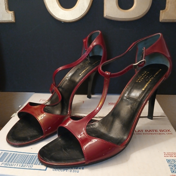 Heels - Picture 1 of 6